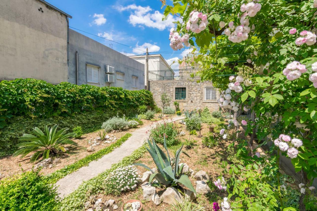 Apartments Denis Makarska Eksteriør billede