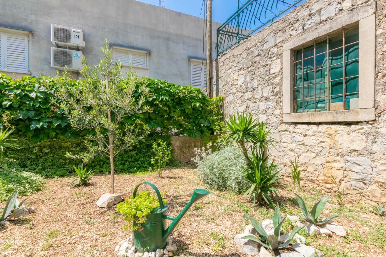 Apartments Denis Makarska Eksteriør billede