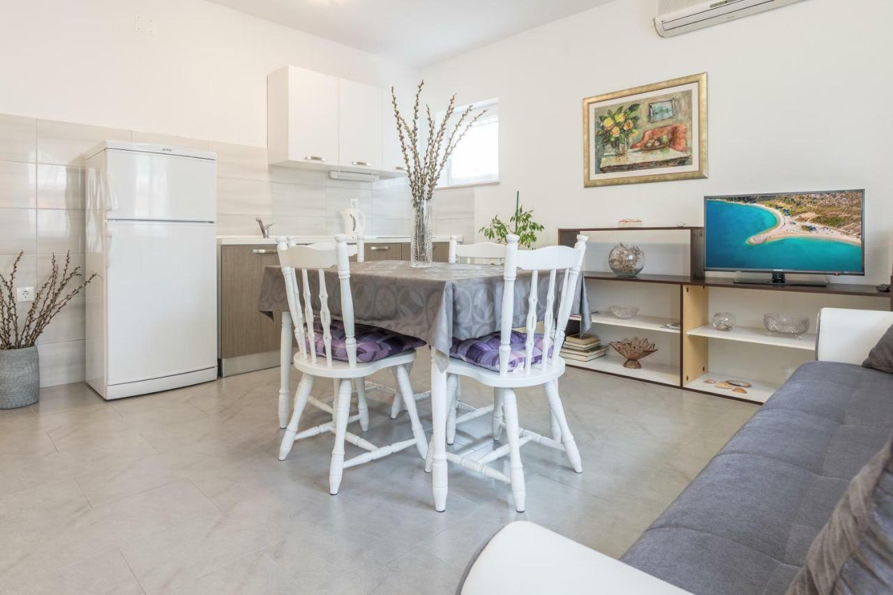 Apartments Denis Makarska Eksteriør billede