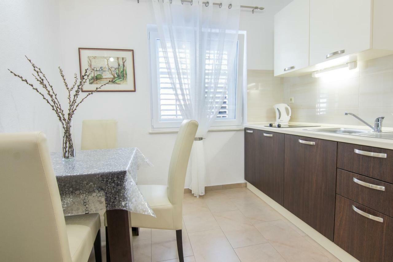 Apartments Denis Makarska Eksteriør billede